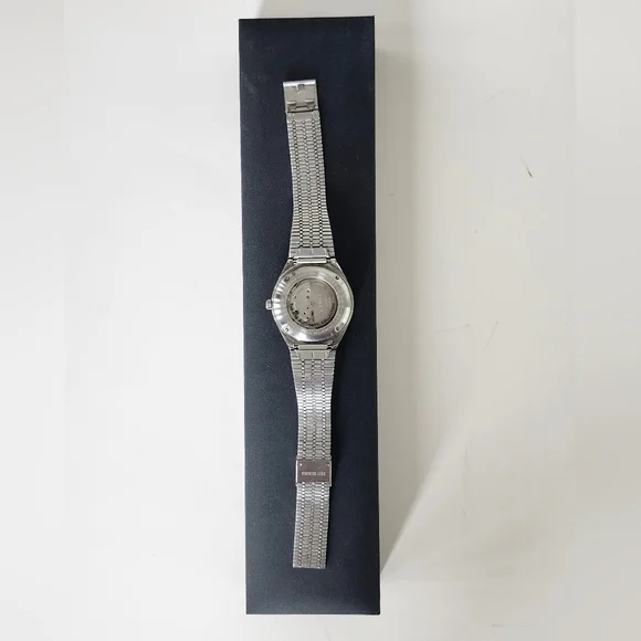 Timex M79 Automatic Watch - Picture 4 of 6